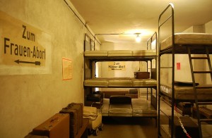 Berlin Underground WWII Air Raid Shelter - Images © Berliner Unterwelten e.V.