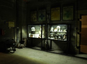 Museum in Berlin Underground WWII Air Raid Shelter - Images © Berliner Unterwelten e.V.